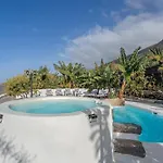 فيلة Oasis Samuel غاراتْشيكو