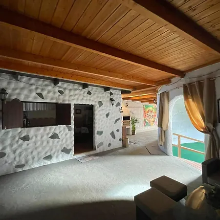 Oasis Samuel Villa